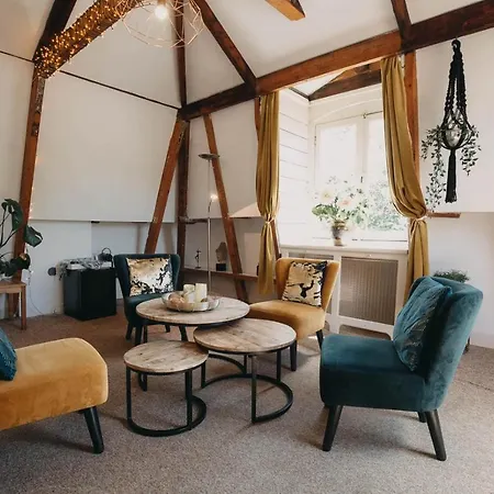 Follow Your Heart In Bed & Breakfast Amsterdam