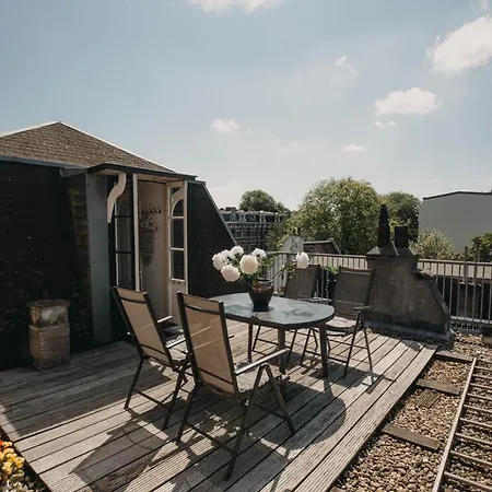 Follow Your Heart In 3* Amsterdam