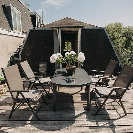 Follow Your Heart In 3* Amsterdam