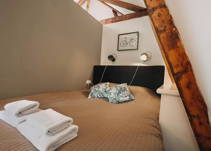 Follow Your Heart In Bed & Breakfast 3*